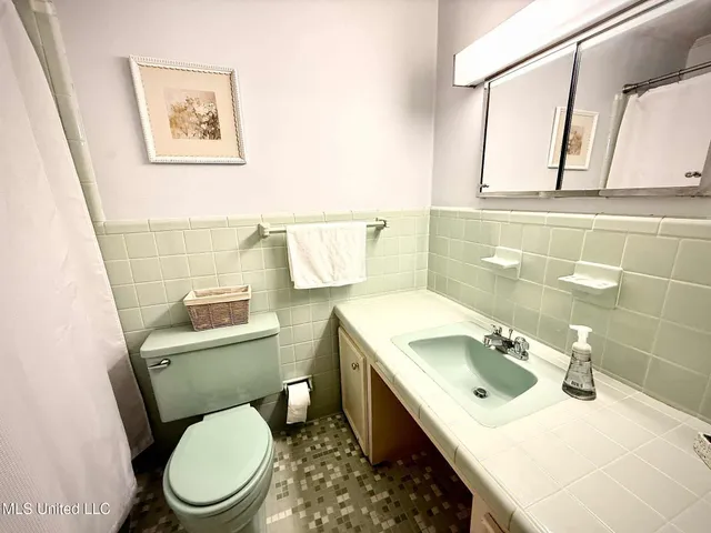 $239,000 | 887 Briarwood Drive, Jackson, MS 39211