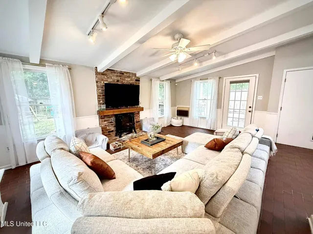 $239,000 | 887 Briarwood Drive, Jackson, MS 39211