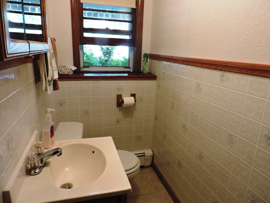 22 Palo Alto Road Springfield, MA 01128 - Photo 18 of 28 a bathroom with a sink and a window