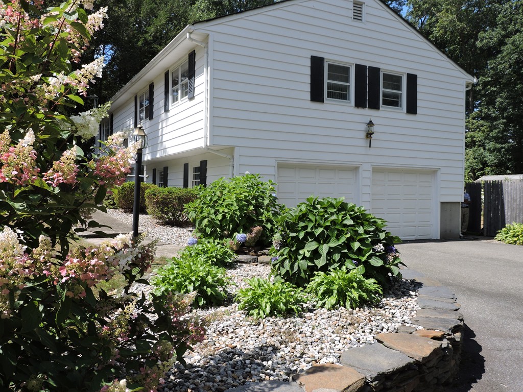 22 Palo Alto Road Springfield, MA 01128 - Photo 2 of 28 a view of a house with a yard