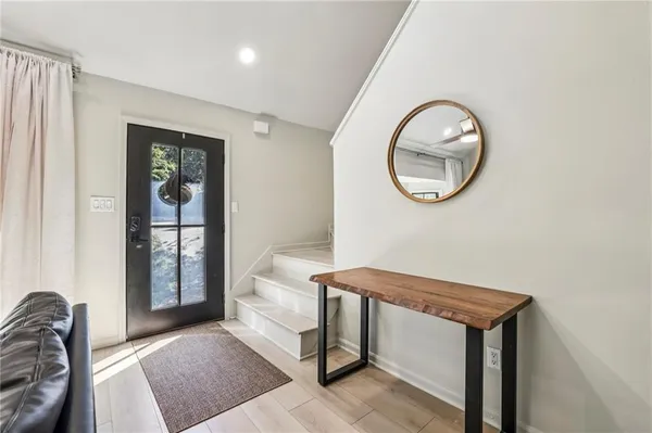 a view of livingroom with furniture
