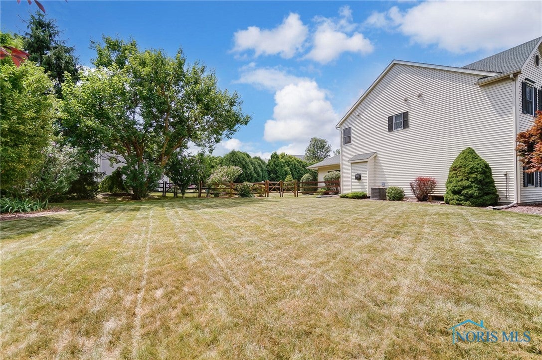 2092 Old Trail Road Perrysburg, OH 43551 - Photo 6 of 48 Gallery Image 6