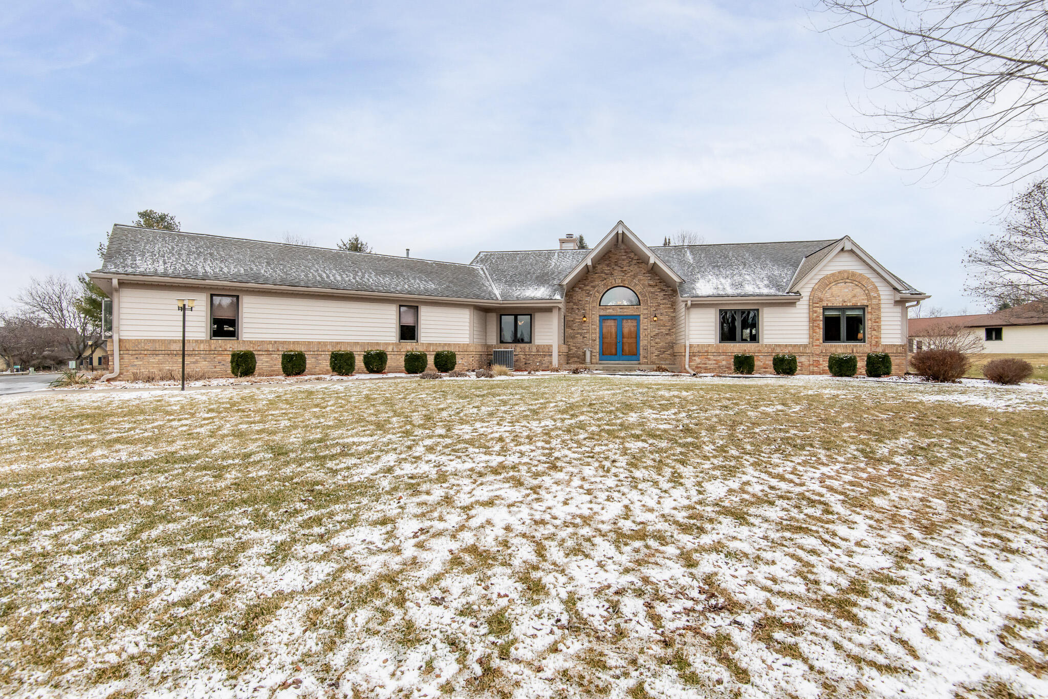 W253-s11025 Hunters Court Mukwonago, WI 53149 - Photo 1 of 1 S11025 Hunters Ct-2