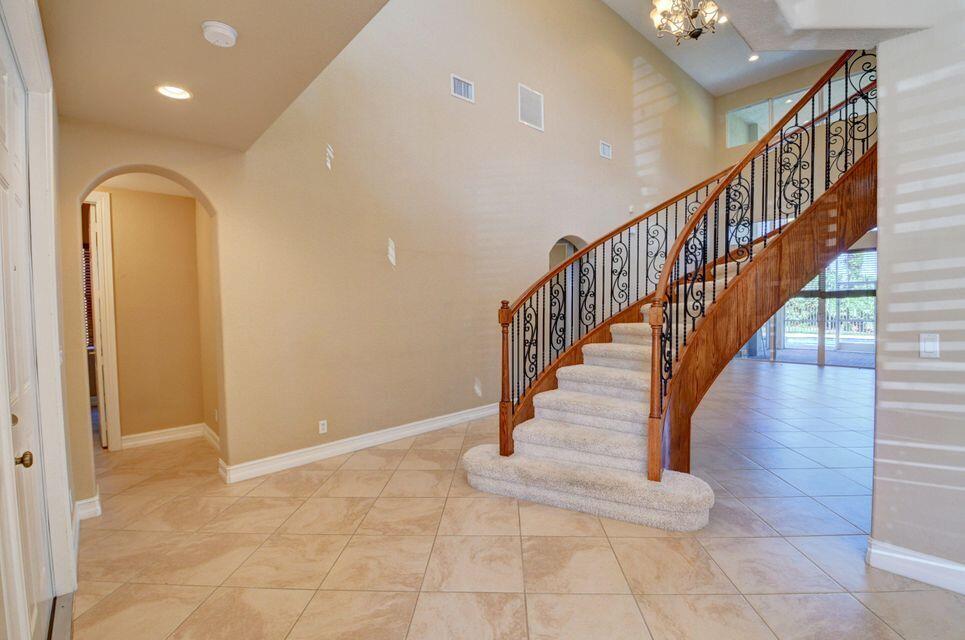 8800 Cobblestone Point Circle Boynton Beach, FL 33472 - Photo 10 of 44 Grand Circular Staircase