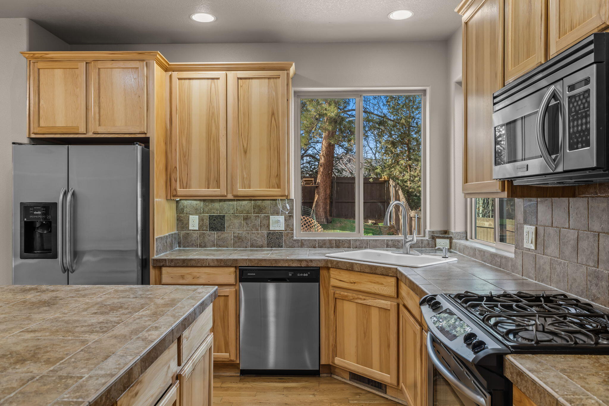 161 Southeast Rice Way Bend, OR 97702 - Photo 11 of 47 2026_02_10_161_se_rice_way_bend-18