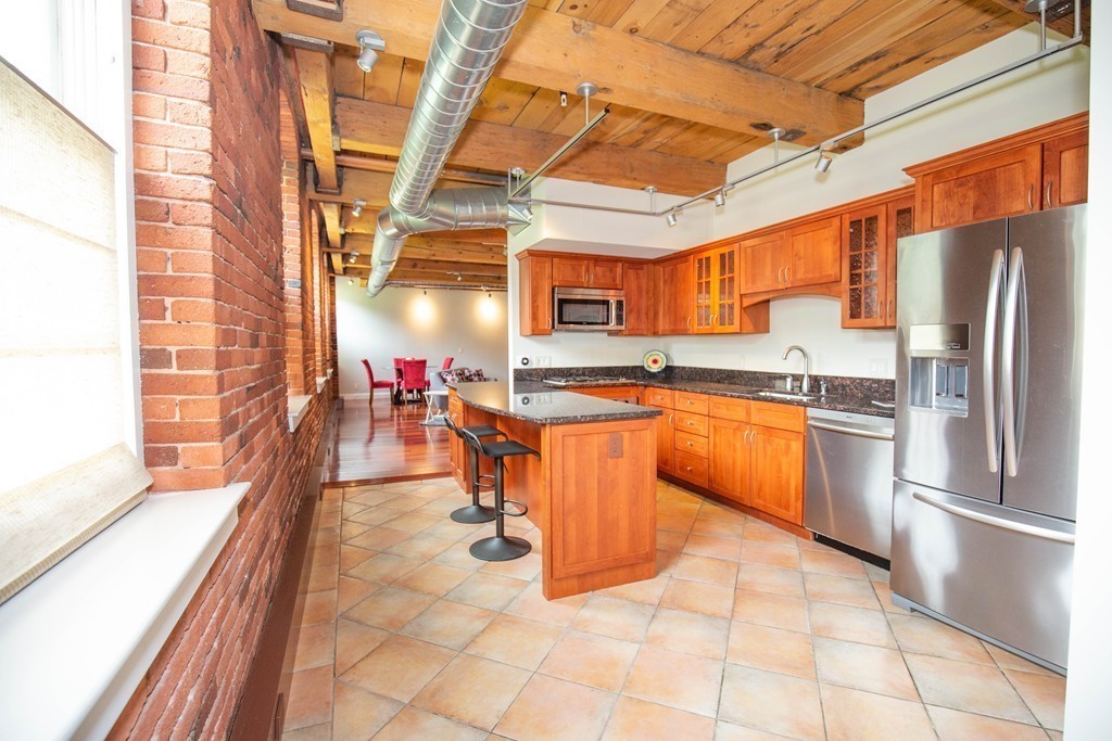 25 Cedar Street, Unit 7 Amesbury, MA 01913 - Photo 11 of 27