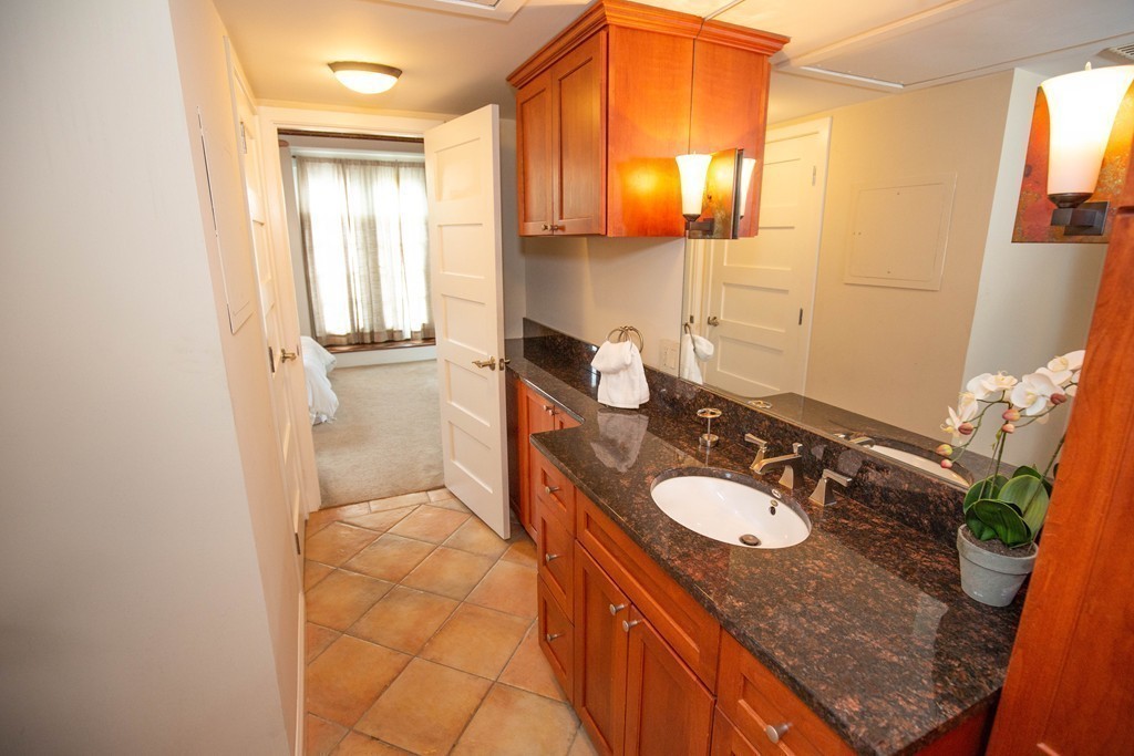 25 Cedar Street, Unit 7 Amesbury, MA 01913 - Photo 18 of 27