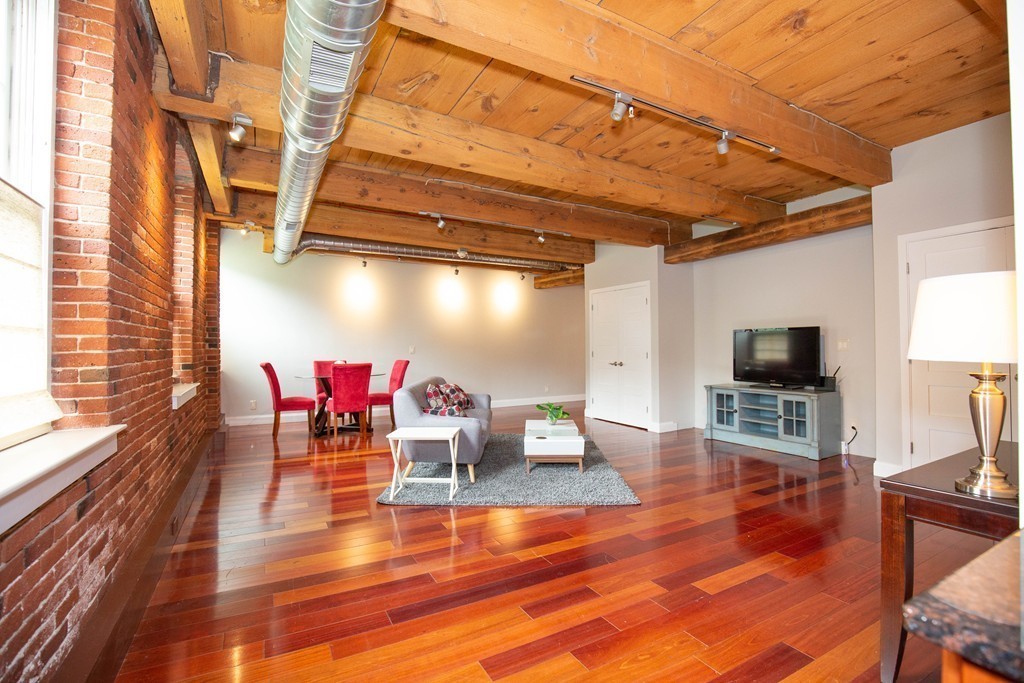 25 Cedar Street, Unit 7 Amesbury, MA 01913 - Photo 4 of 27