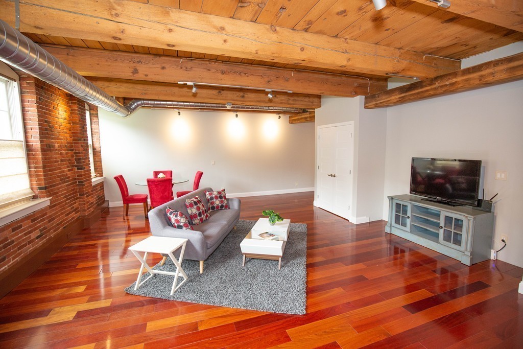 25 Cedar Street, Unit 7 Amesbury, MA 01913 - Photo 5 of 27