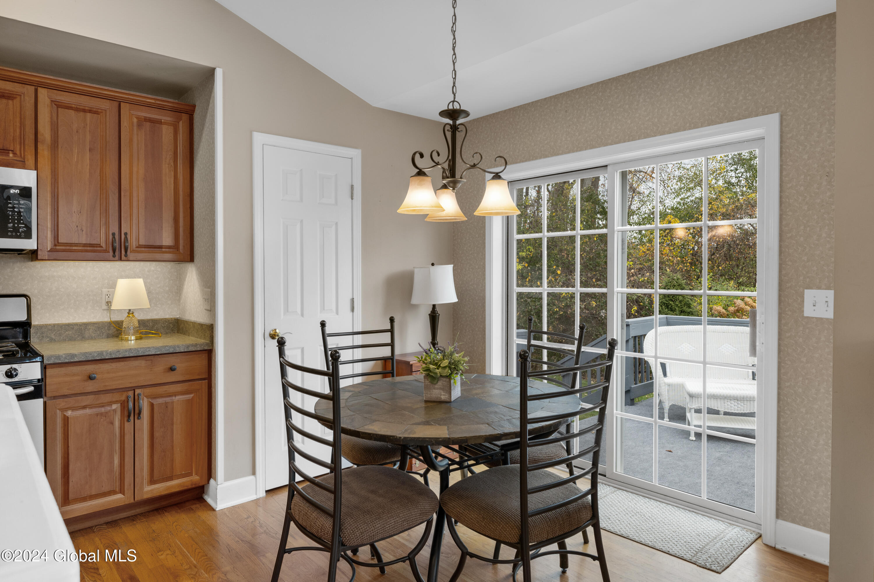 9 Highview Way Halfmoon, NY 12118 - Photo 10 of 37 1 (24)