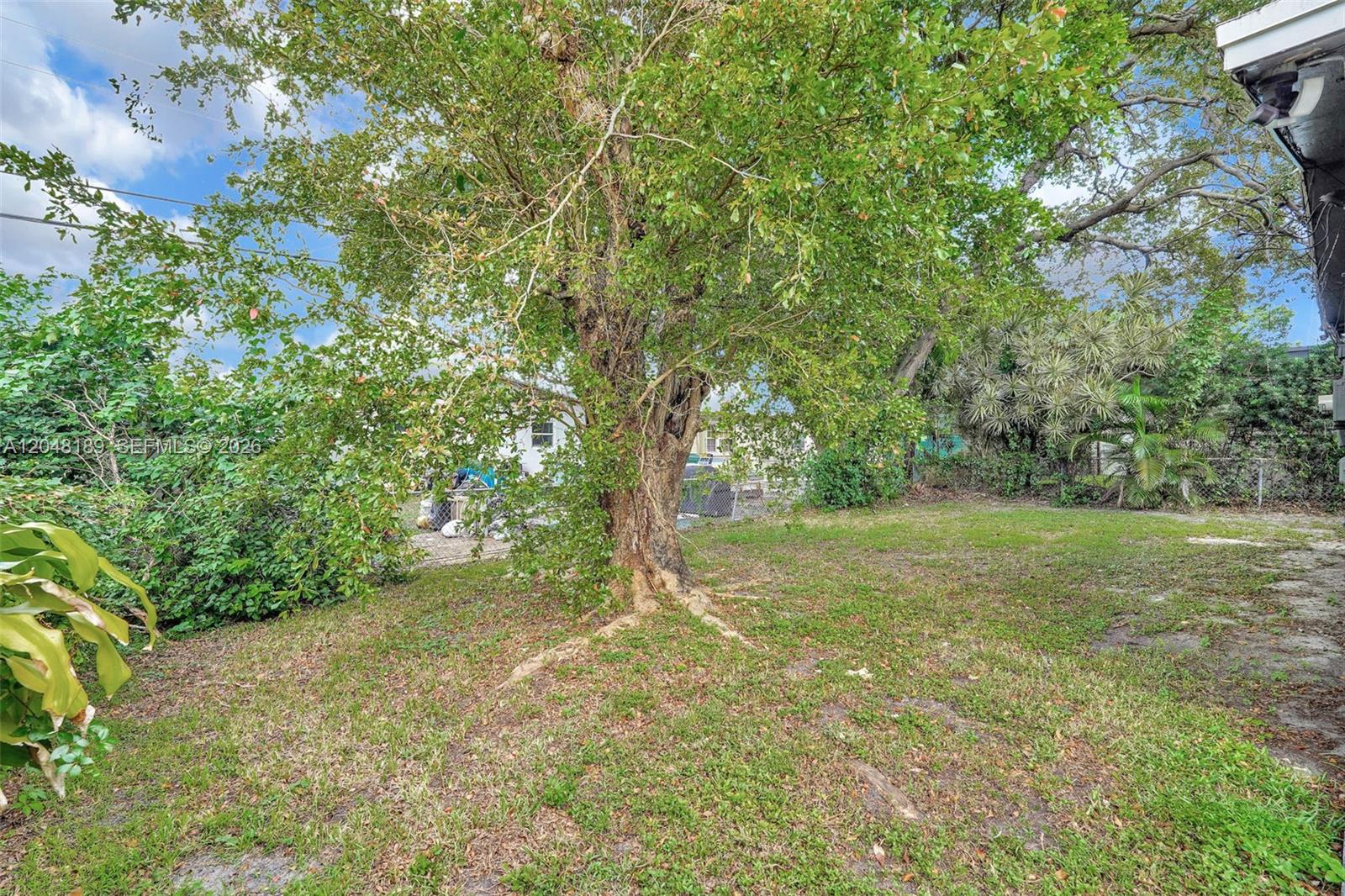 746 Southwest 4th Street, Unit 1 Dania Beach, FL 33004 - Photo 30 of 34