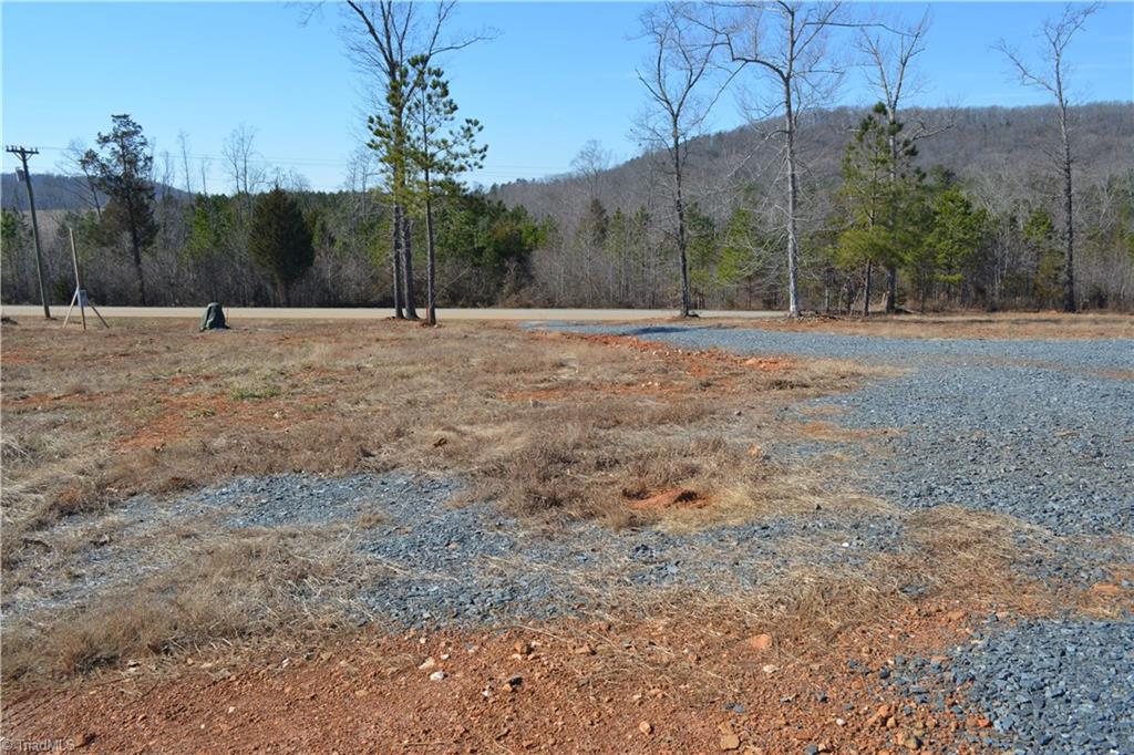 1045 Ridges Mountain Road Asheboro, NC 27205 - Photo 4 of 22 Gallery Image 4