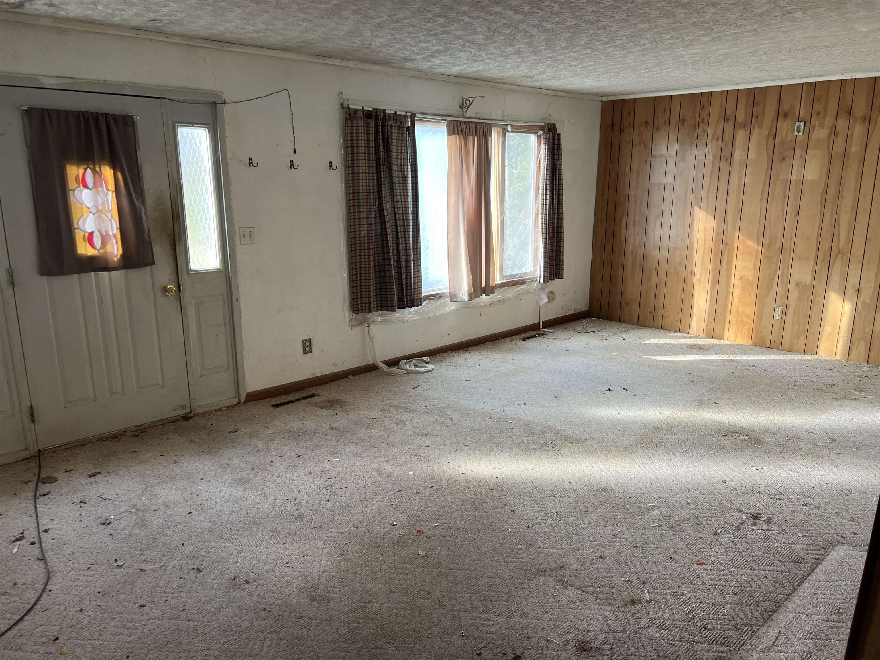 9354 Morrish Road Montrose, MI 48457 - Photo 5 of 16 50159726-a95d4362-a24c-4a72-bc50-a23908848f3a.JPG