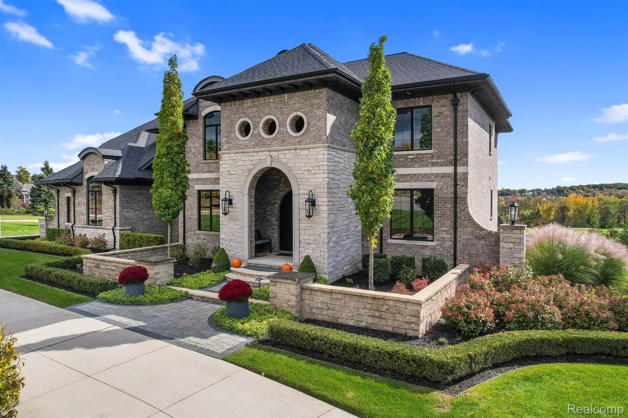 4565 The Hts Boulevard Rochester, MI 48306 - Photo 6 of 98 Gallery Image 6