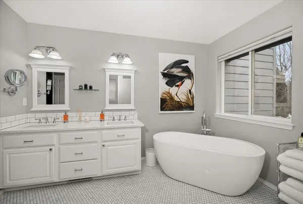 $935,000 | 2402 West Carolina Court, Spokane, WA 99208
