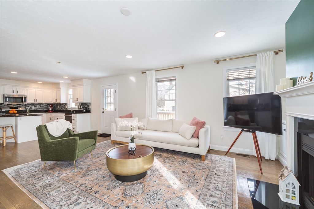 26 Wellesley Avenue, Unit B Natick, MA 01760 - Photo 6 of 34