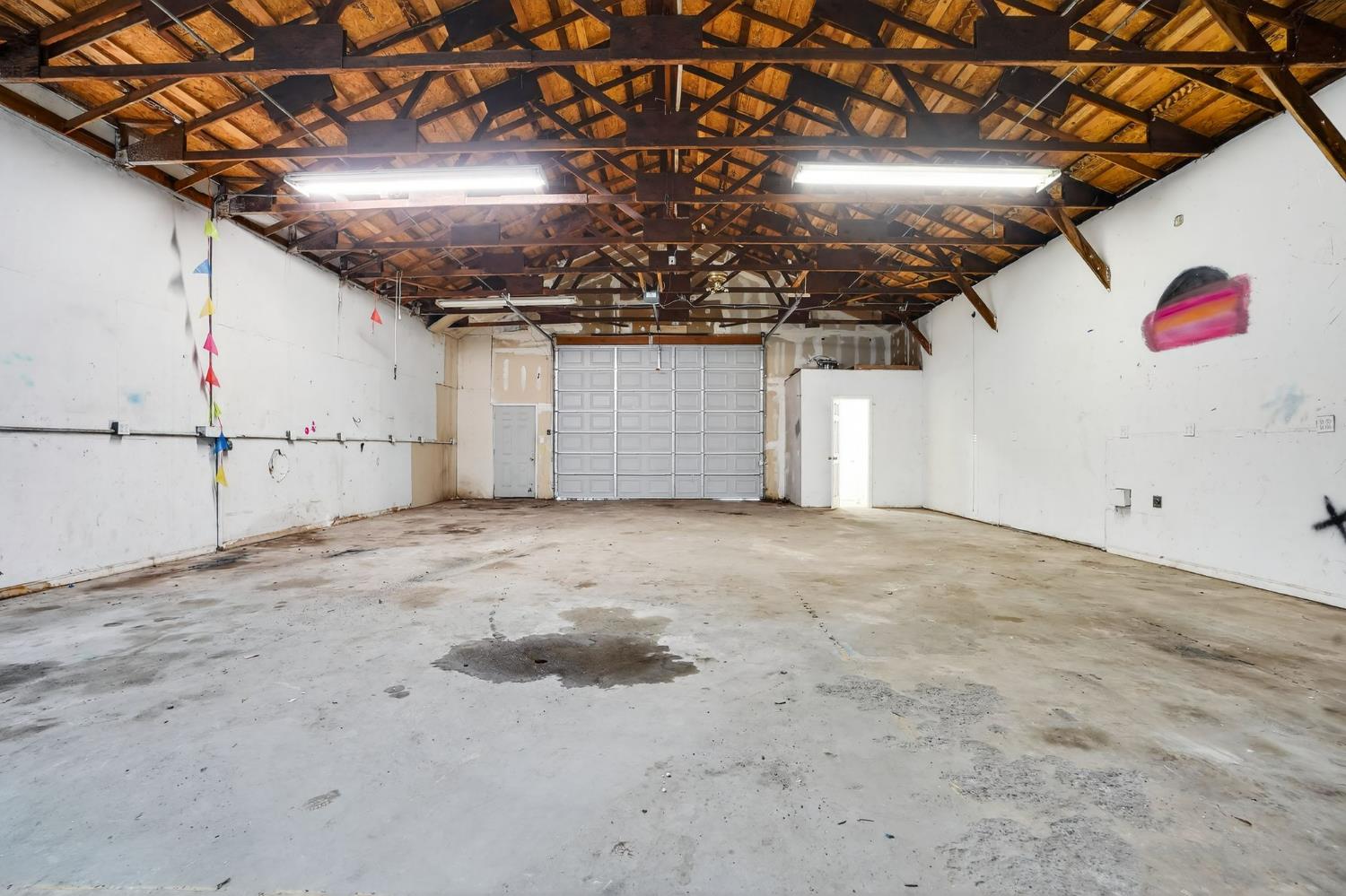 418 East Granger Avenue Modesto, CA 95350 - Photo 20 of 23 a view of a garage