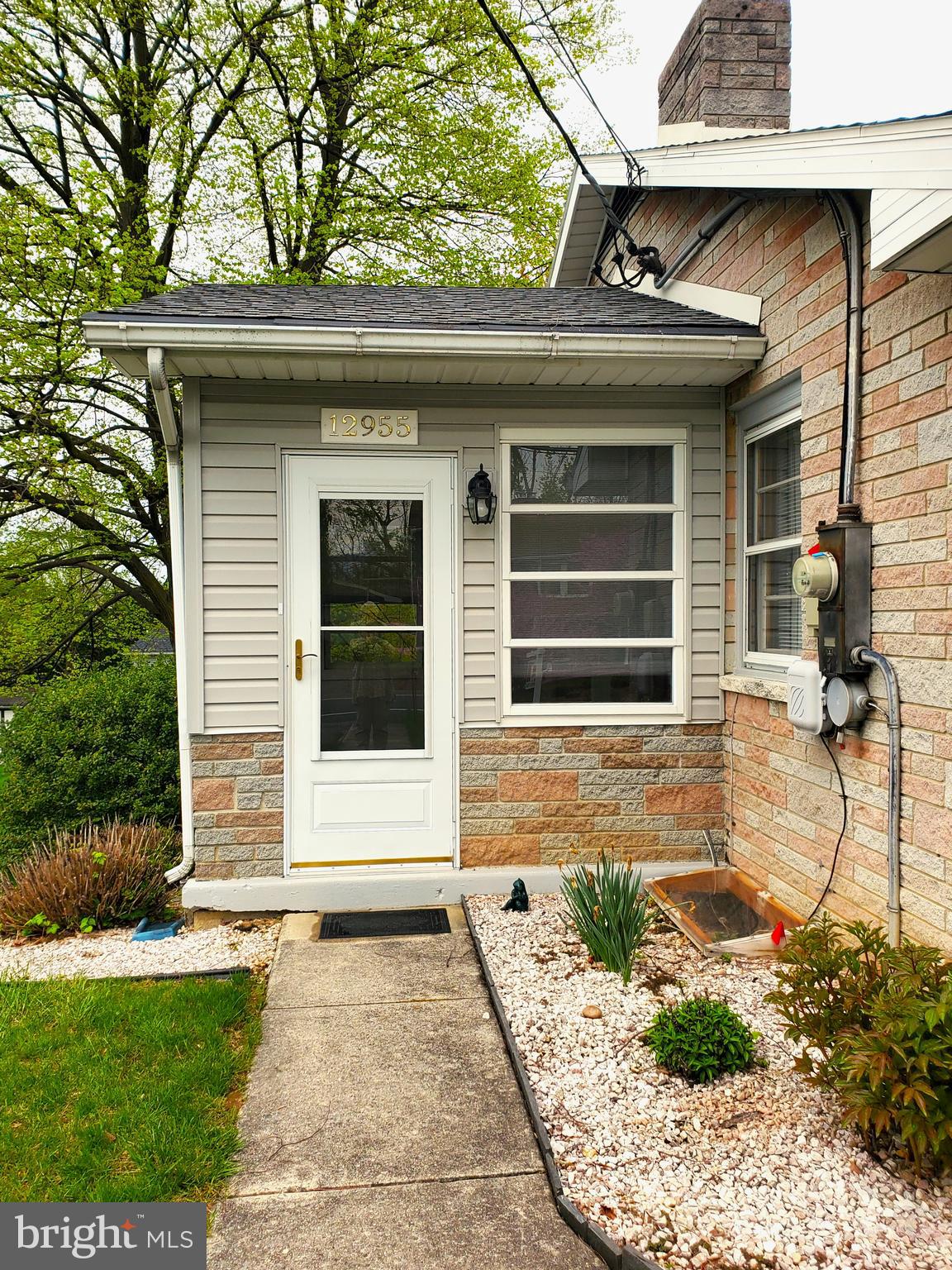 12955 Old Forge Road Waynesboro, PA 17268 - Photo 3 of 42 EZ access door to kitchen thru Sunrooom