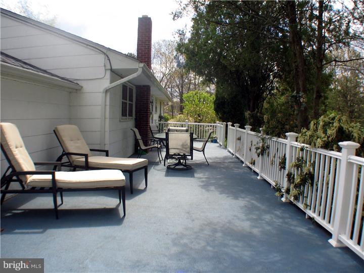 10 Thomas Road Voorhees, NJ 08043 - Photo 13 of 17 Deck