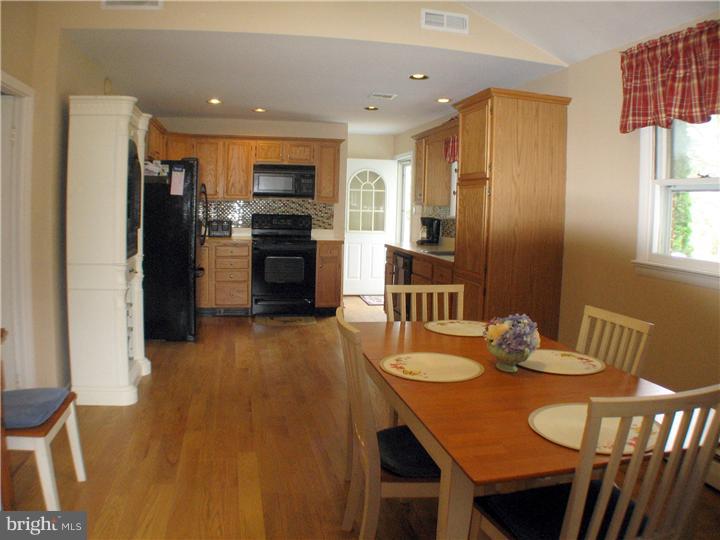 10 Thomas Road Voorhees, NJ 08043 - Photo 3 of 17 Kitchen