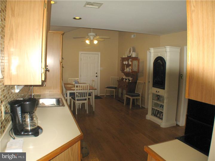 10 Thomas Road Voorhees, NJ 08043 - Photo 4 of 17 Kitchen
