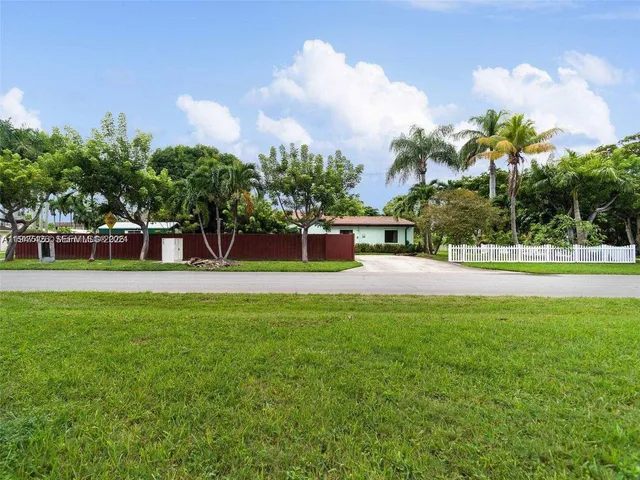 $590,000 | 1606 Wiley Street, Hollywood, FL 33020