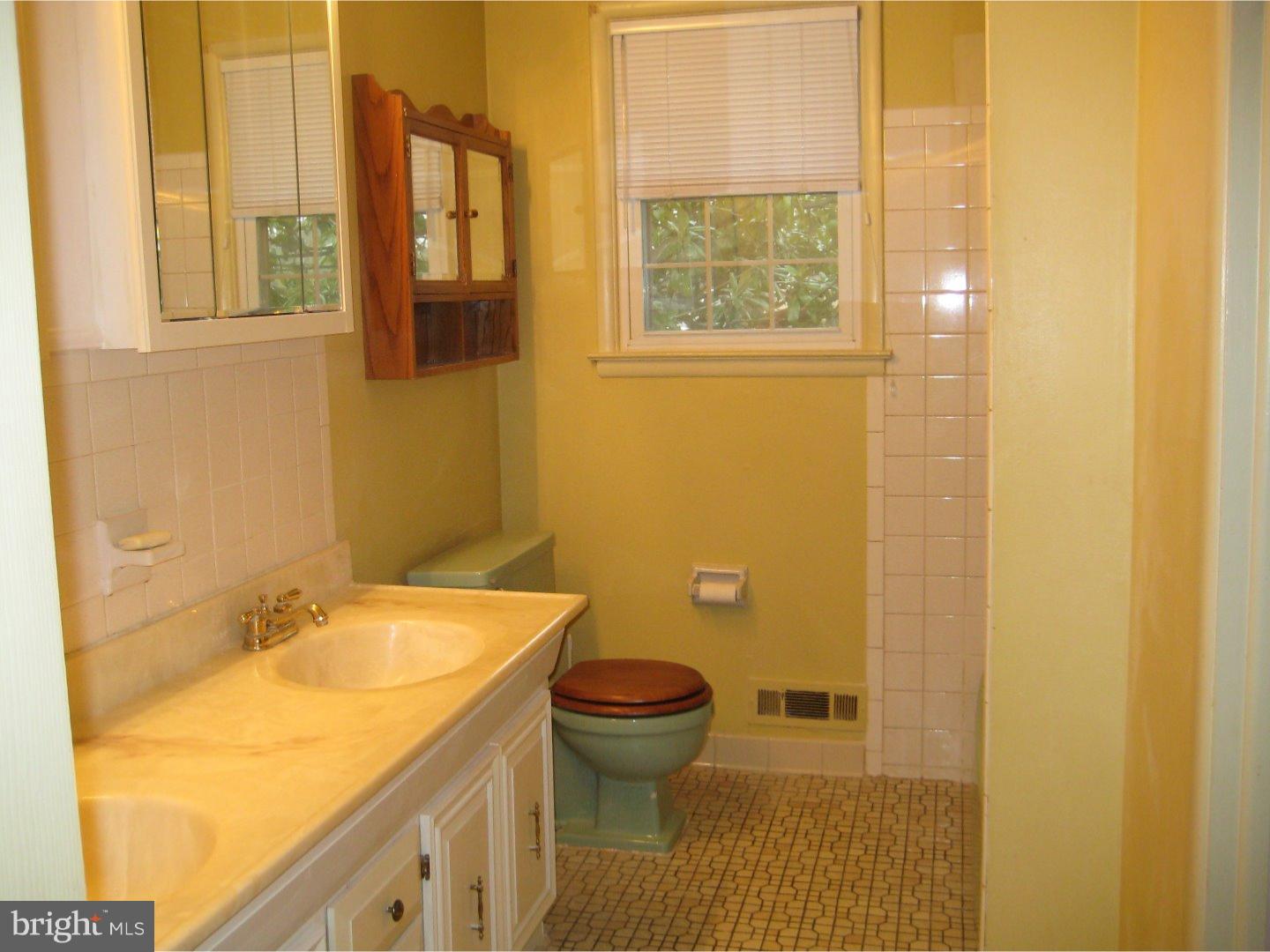 125 Leeds Road Mount Laurel, NJ 08054 - Photo 15 of 19 Bathroom
