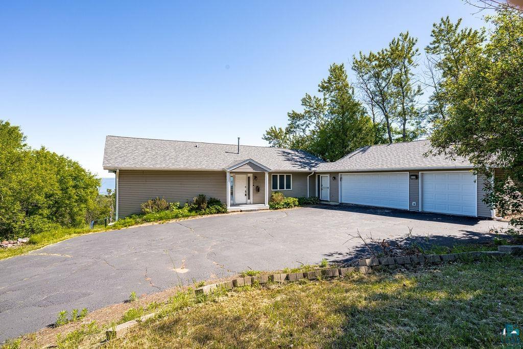 1002 Martha Street Duluth, MN 55805 - Photo 4 of 83