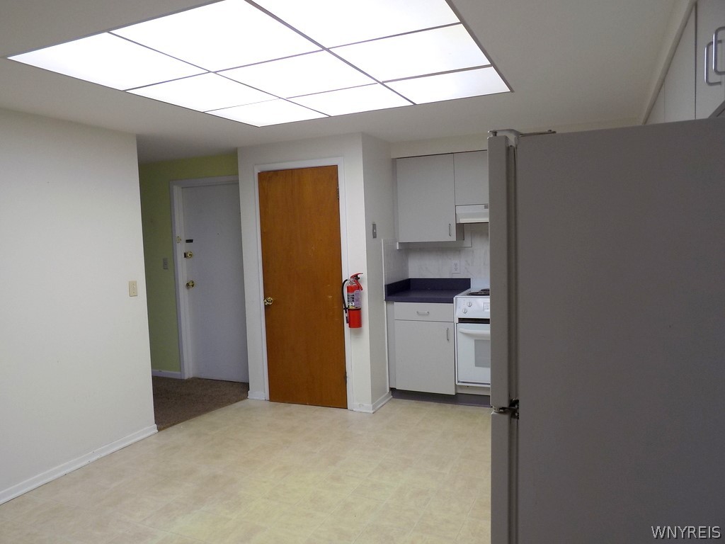 373 Carmen Road Amherst, NY 14226 - Photo 5 of 48