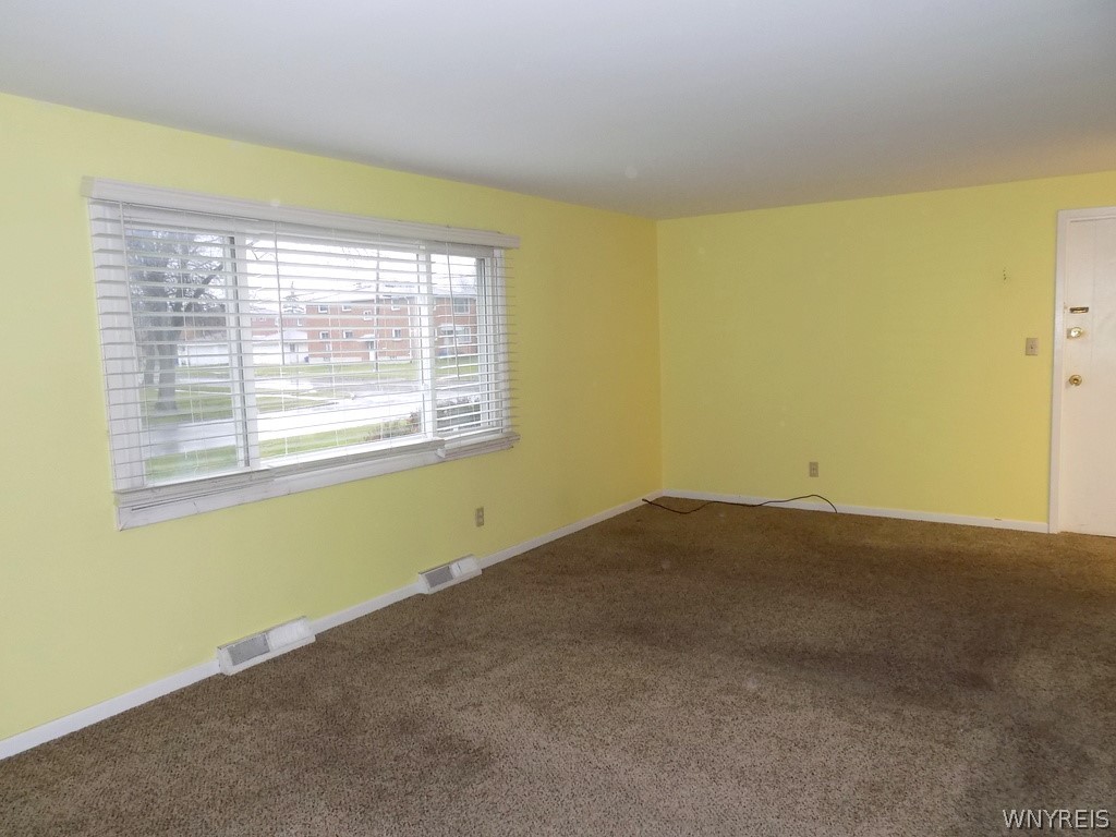 373 Carmen Road Amherst, NY 14226 - Photo 6 of 48