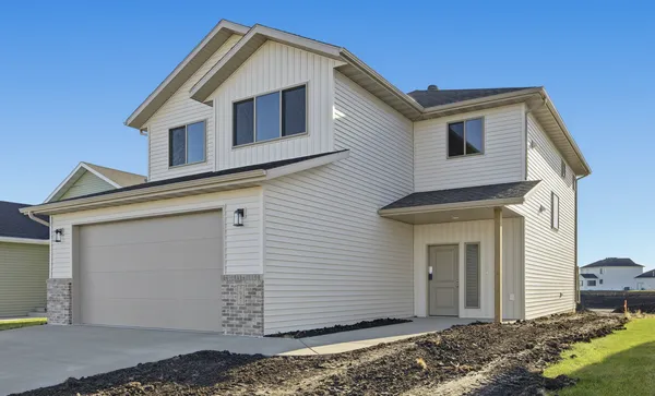 $429,900 | 7647 Cub Crk Way, Horace, ND 58047