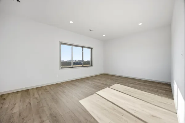 $429,900 | 7647 Cub Crk Way, Horace, ND 58047