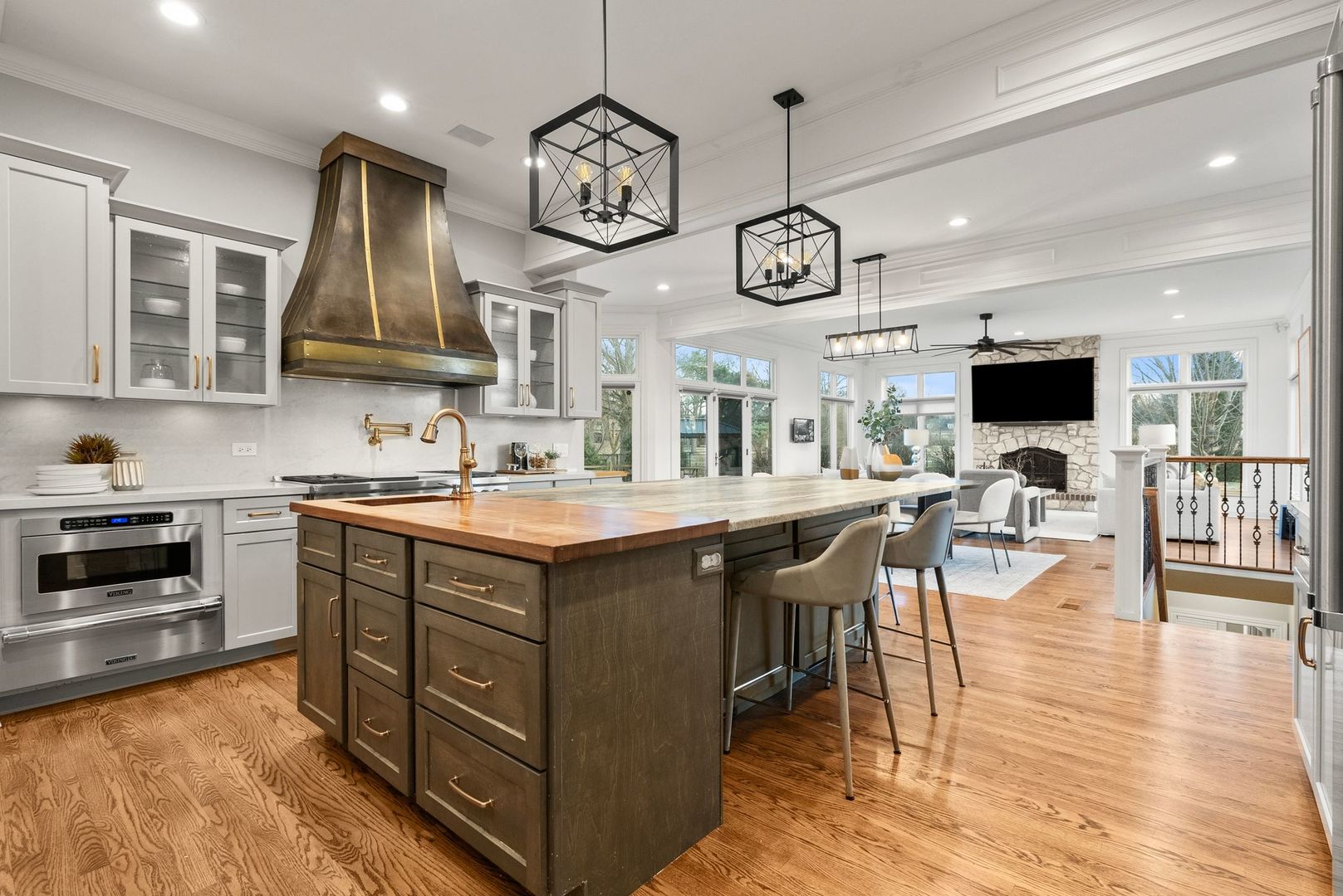 23W711 Hobson Road Naperville, IL 60540 - Photo 8 of 70 Gallery Image 8