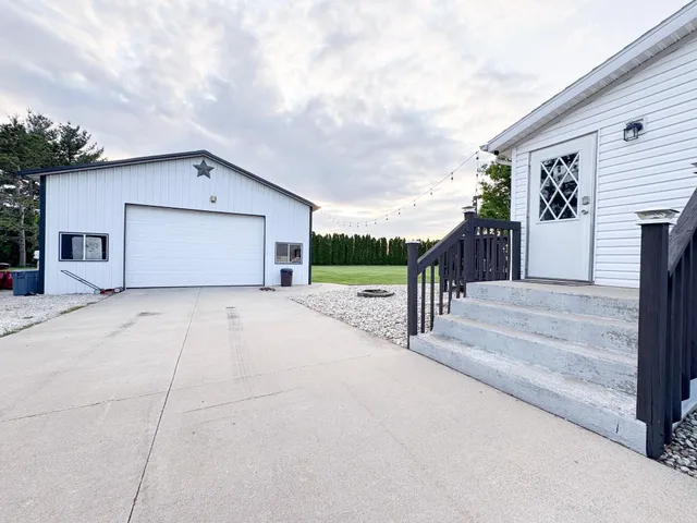 $245,000 | 1735 Nachusa Road, Dixon, IL 61021