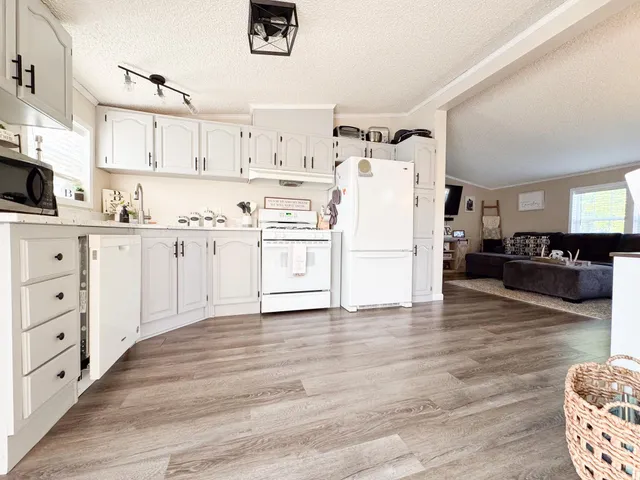 $245,000 | 1735 Nachusa Road, Dixon, IL 61021