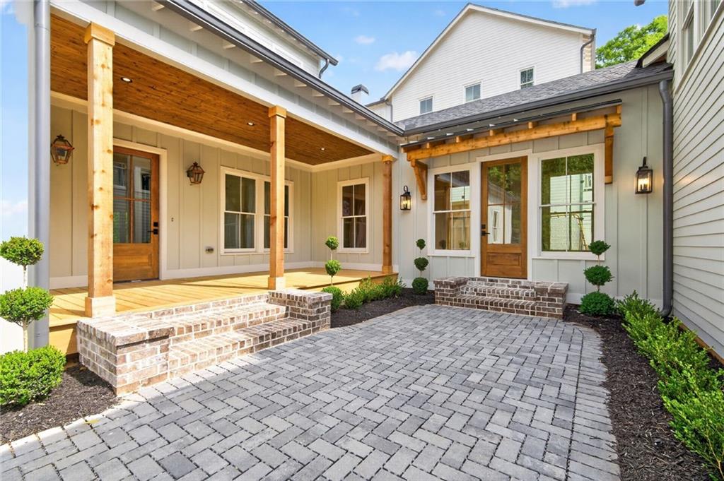 69 Maple Street Roswell, GA 30075 - Photo 3 of 63
