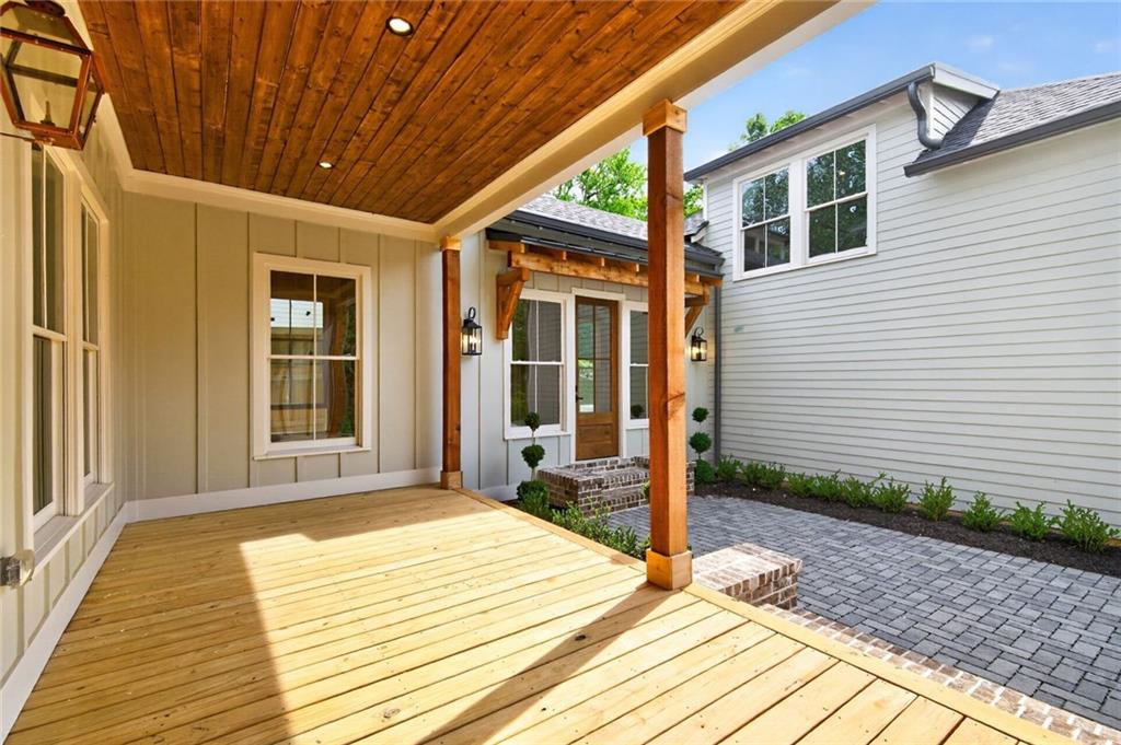 69 Maple Street Roswell, GA 30075 - Photo 5 of 63