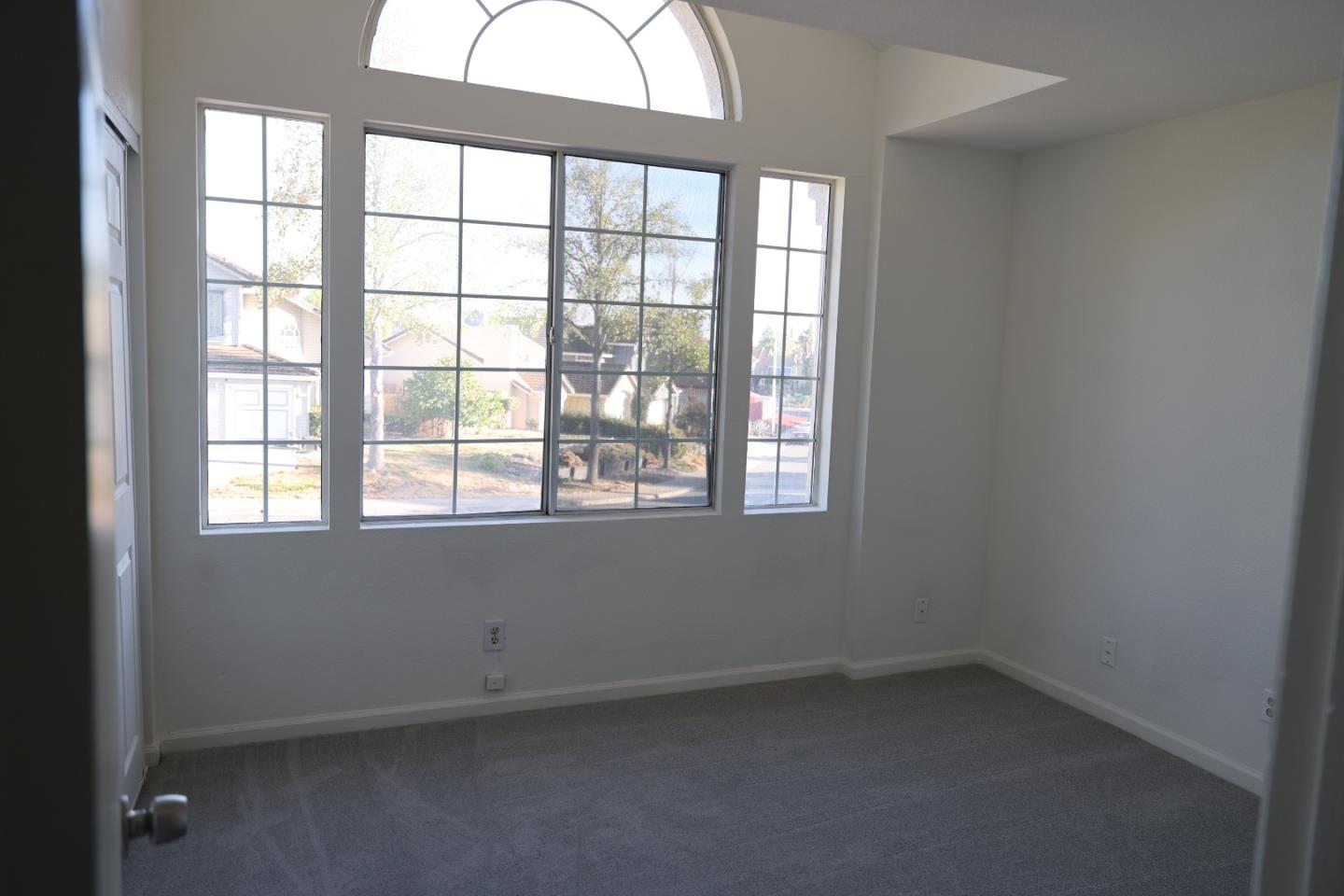 5012 Rodeo Circle Antioch, CA 94531 - Photo 25 of 36 an empty room with a window