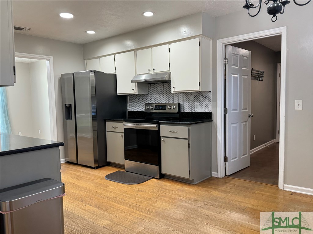 1109 Cobb Road Savannah, GA 31410 - Photo 3 of 19 Gallery Image 3