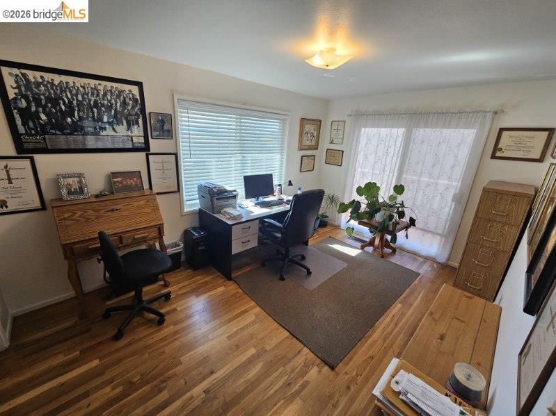 19967 Peaceful Oak Road Sonora, CA 95370 - Photo 17 of 35 Office space with hardwood / wood-style floors