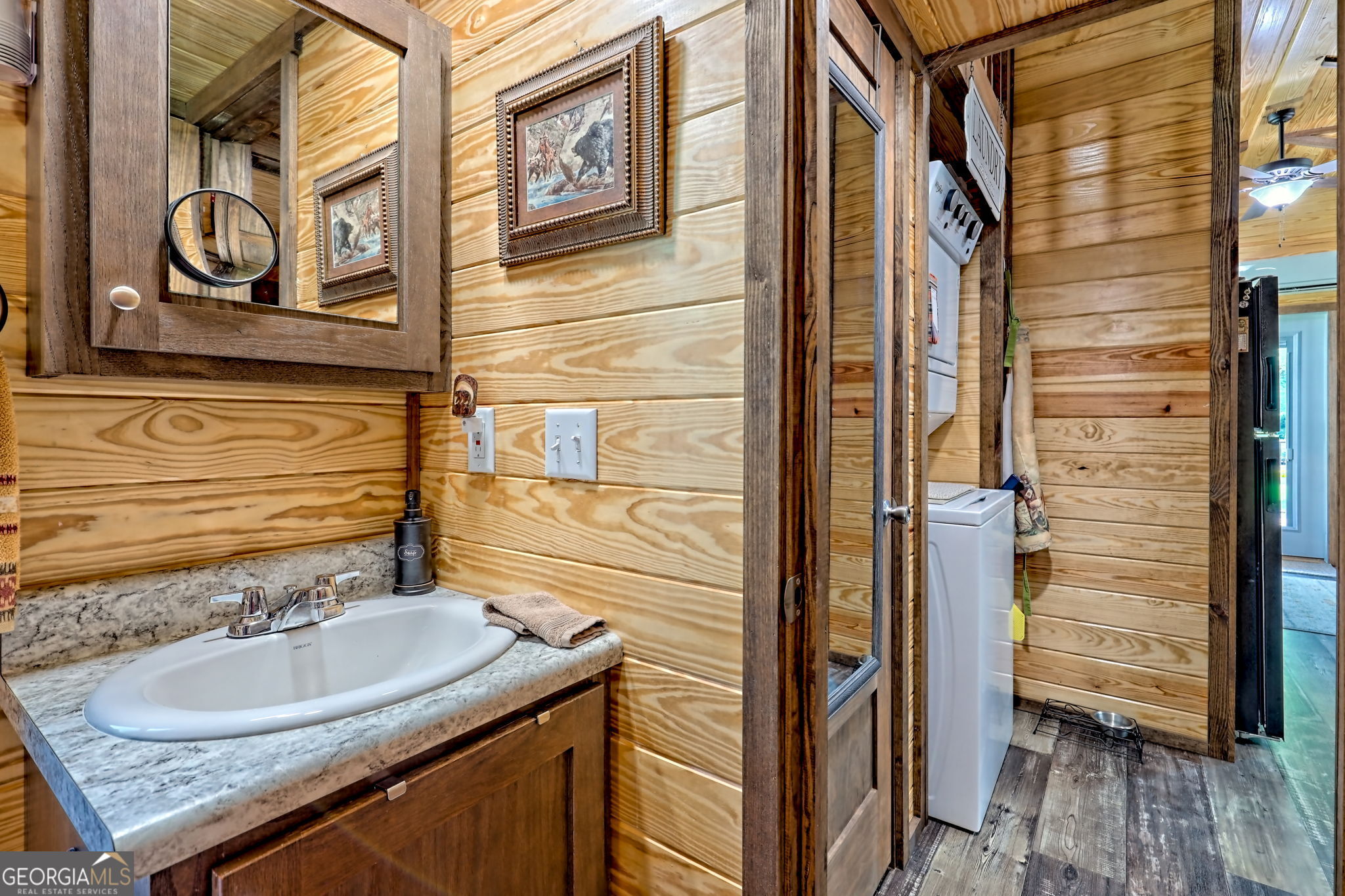 4960 Laurel Lodge Road, Unit 18 Clarkesville, GA 30523 - Photo 23 of 59 a bathroom with a sink and a mirror