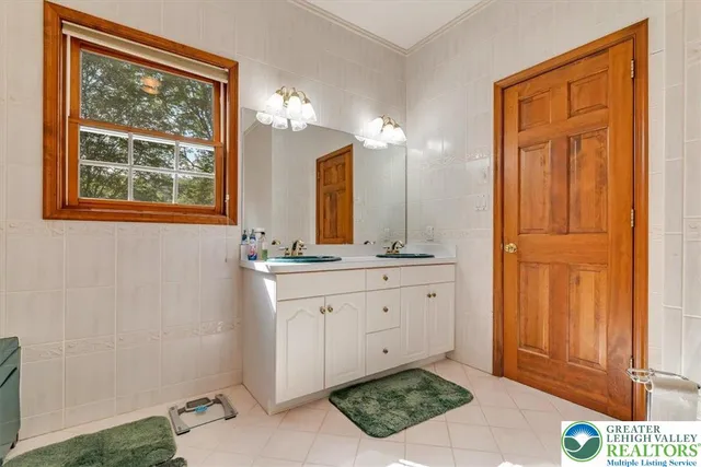 a view of a hallway with a hallway