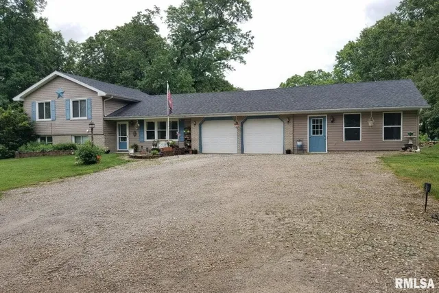 $240,000 | 112 Sioux Drive, Sparland, IL 61565