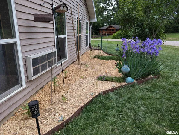 $239,900 | 112 Sioux Drive, Sparland, IL 61565