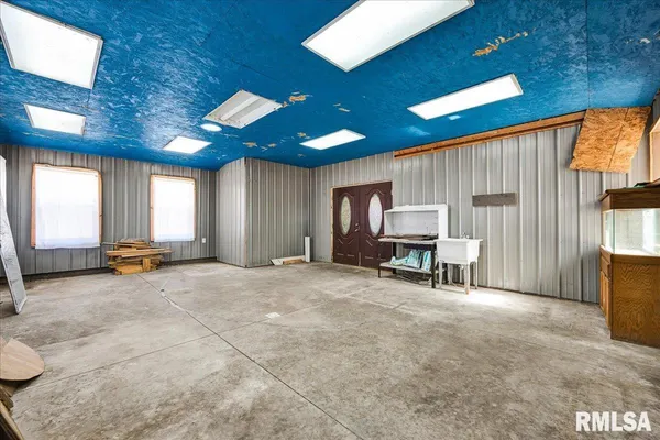 $239,900 | 112 Sioux Drive, Sparland, IL 61565