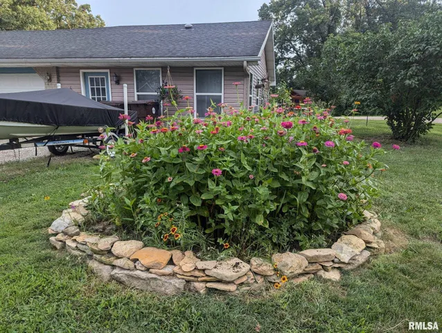 $240,000 | 112 Sioux Drive, Sparland, IL 61565