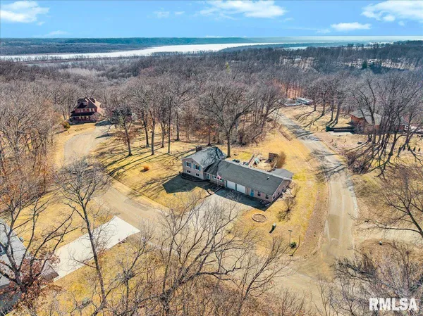 $239,900 | 112 Sioux Drive, Sparland, IL 61565