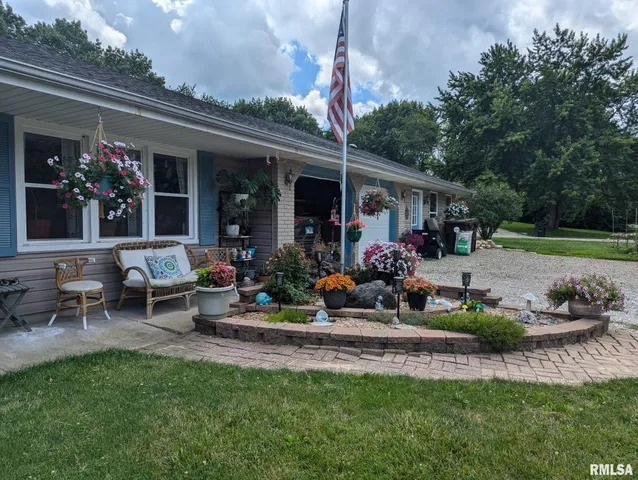 $240,000 | 112 Sioux Drive, Sparland, IL 61565