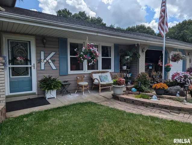 $240,000 | 112 Sioux Drive, Sparland, IL 61565