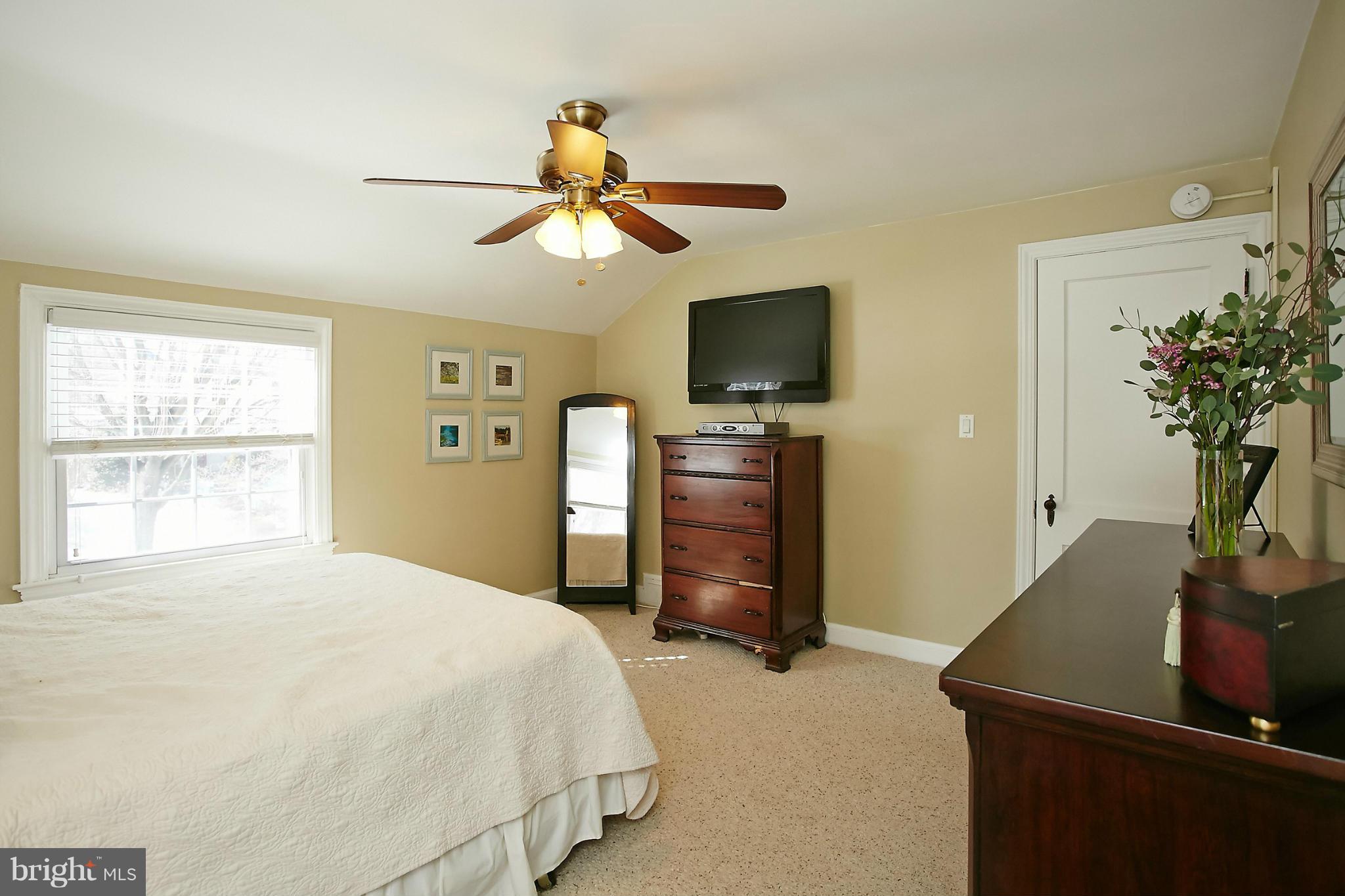 9912 Cherry Tree Lane Silver Spring, MD 20901 - Photo 18 of 30 Bedroom (Master)